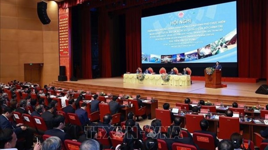 PM asks north-central, central coastal regions to create development breakthroughs